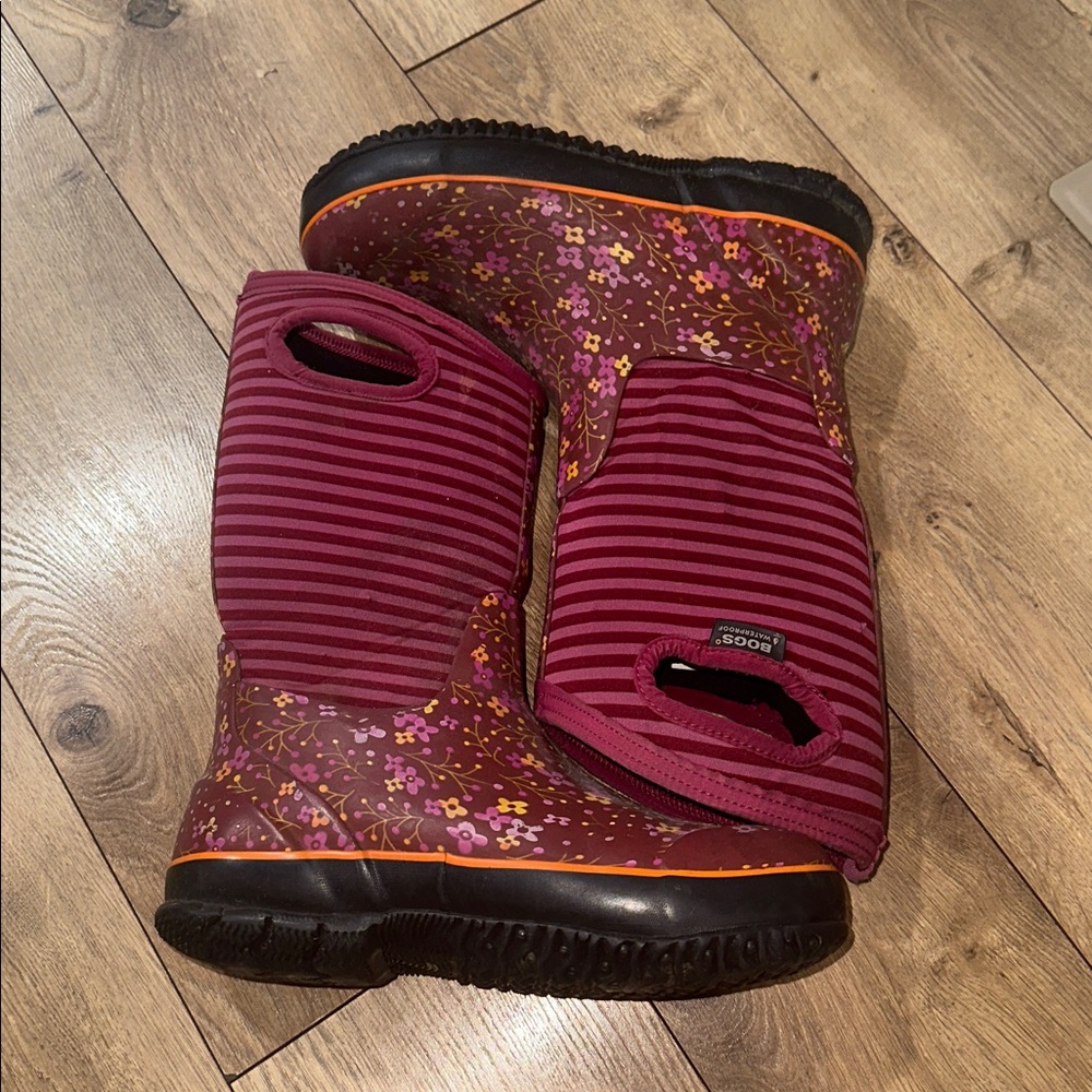 Bogs Kids' Burgundy Floral and Striped Boots—youth size 5